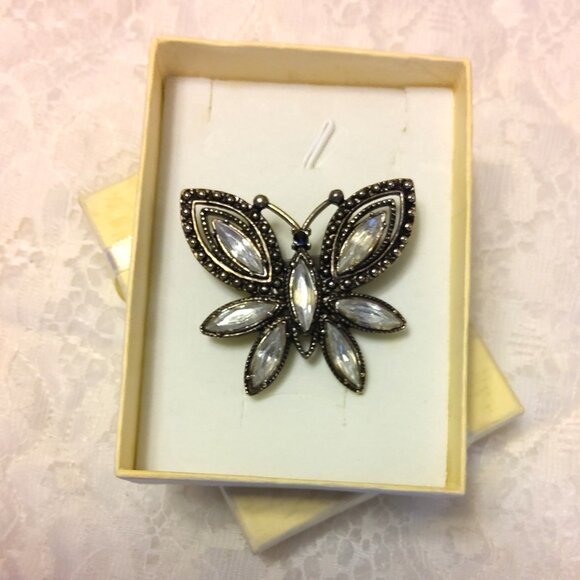 Vintage White Clear Rhinestone Oxidize Silver Tone Brooch VTG Jewelry Pin - Picture 9 of 9